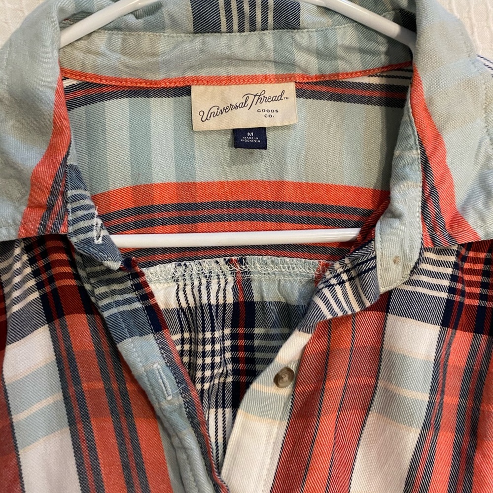 Button down top - Picture 2 of 4